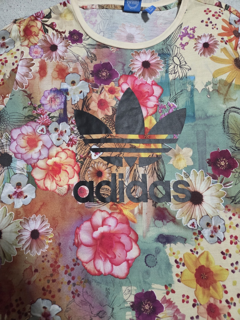 womens large adidas Multicolor Floral Tee with Black Trefoil Logo - Picture 2 of 6